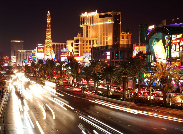 10 Tips to Find Cheap Flights from Toronto to Las Vegas Hopper